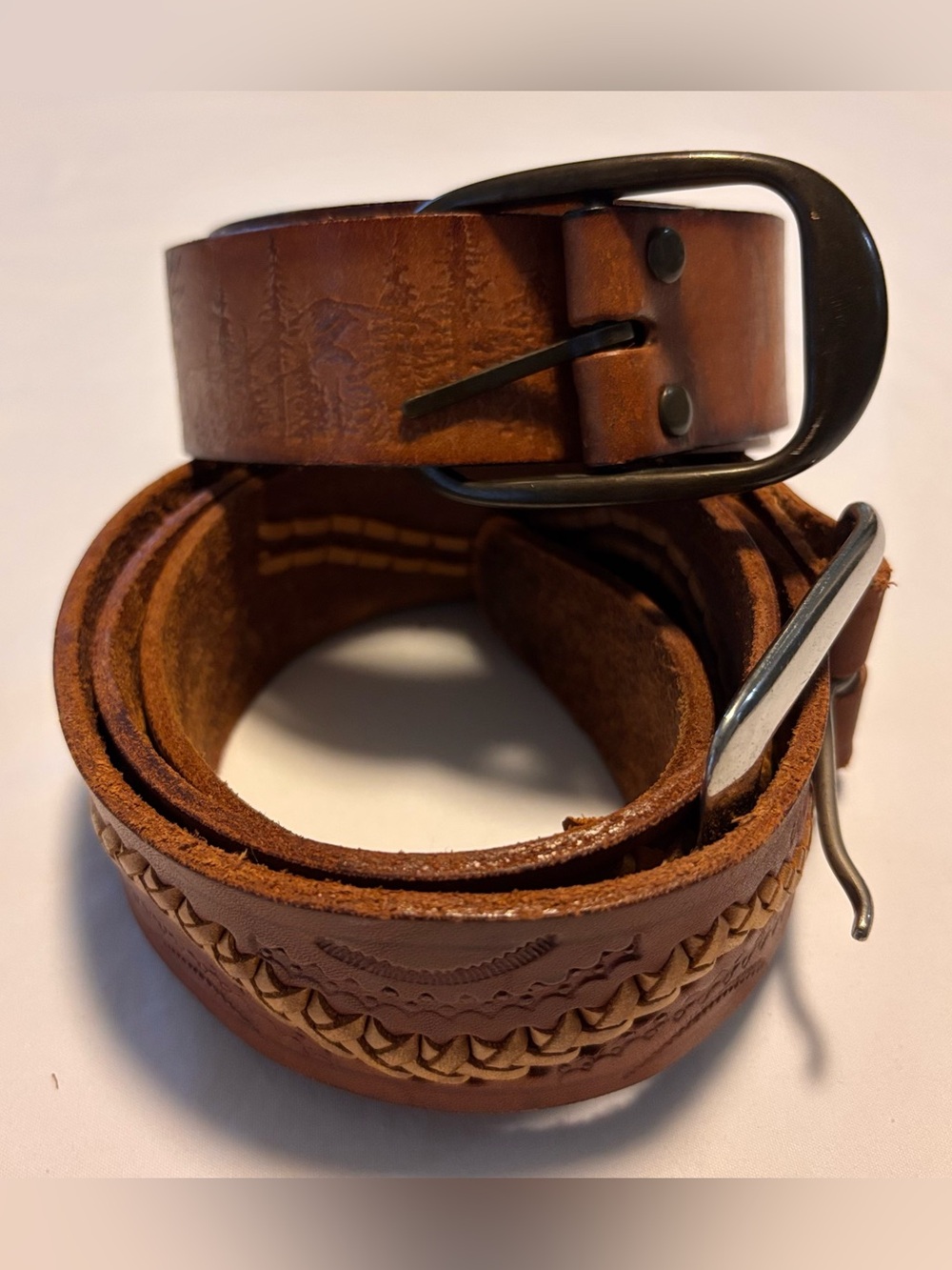 LOT OF 2 VINTAGE 70’S HAND TOOLED  LEATHER WESTERN SZ 36